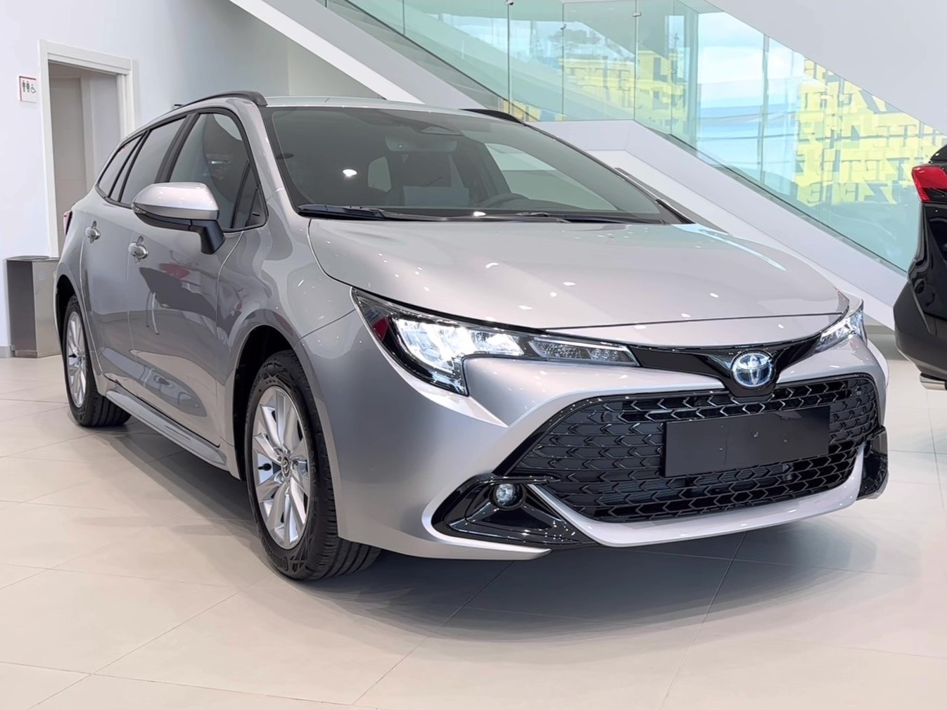 Renting COROLLA TOURING SPORTS 2023 140h Active - TOYOTA OURENSE