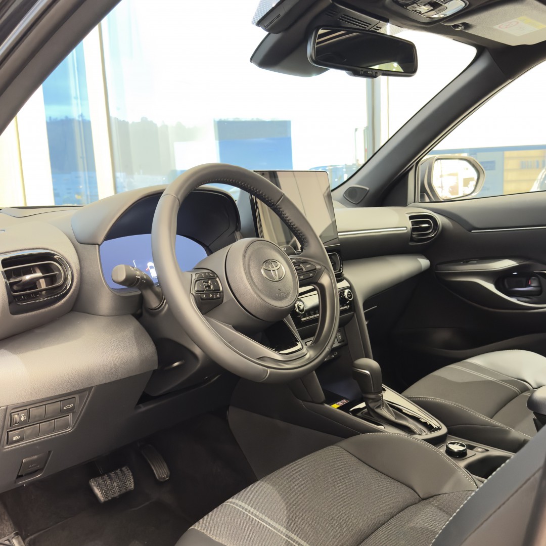 Toyota YARIS CROSS 2025 Style Plus 130CV+ Skyview