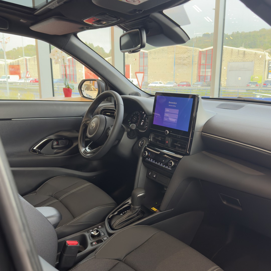 Toyota YARIS CROSS 2025 Style Plus 130CV+ Skyview