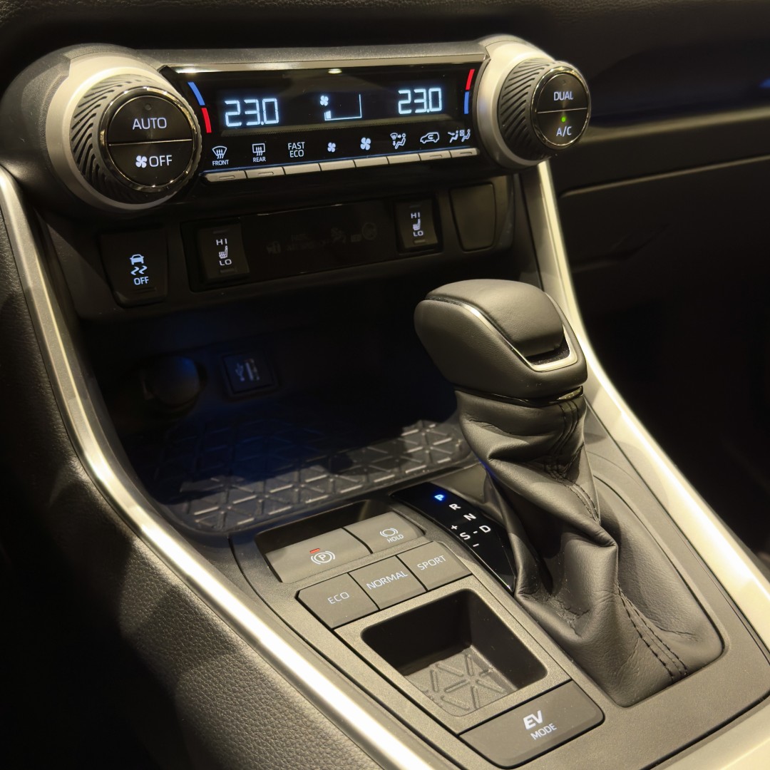 Toyota RAV4 2025 STYLE 22OH