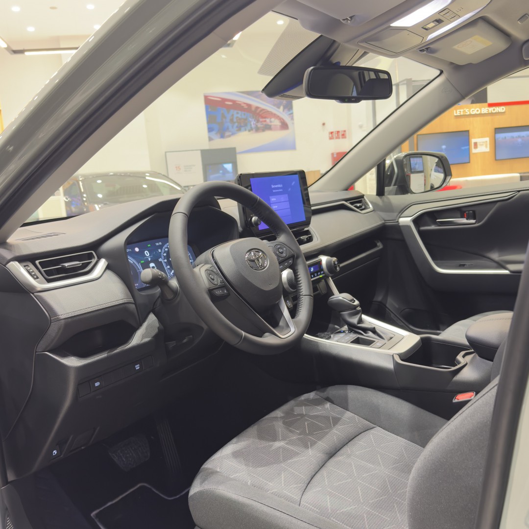 Toyota RAV4 2025 ADVANCE 220H 4X2