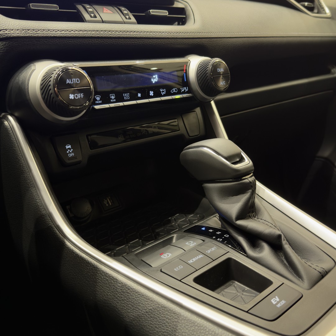 Toyota RAV4 2025 ADVANCE 220H 4X2