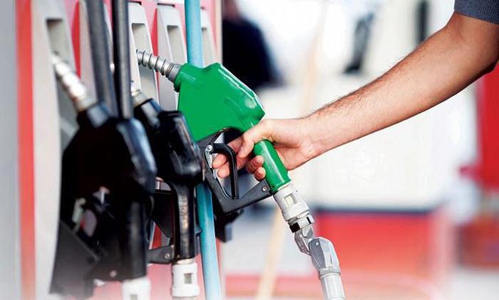 Consejos para ahorrar combustible en verano - Foto
