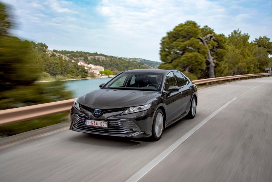 Toyota Camry, la berlina hbrida de nivel superior - Foto